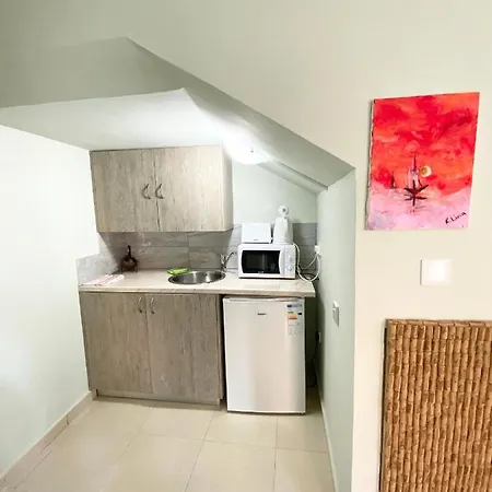 Livia's Appartments דירה