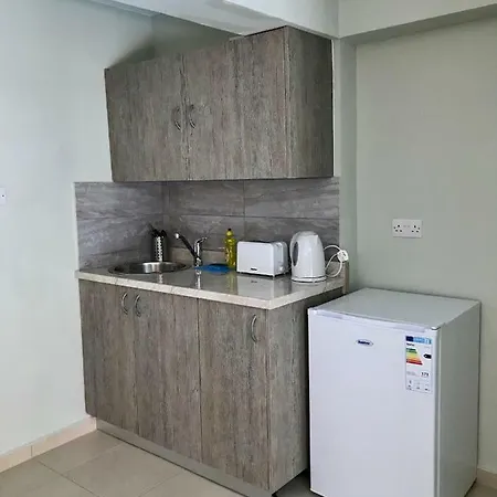 Livia's Appartments דירה *
